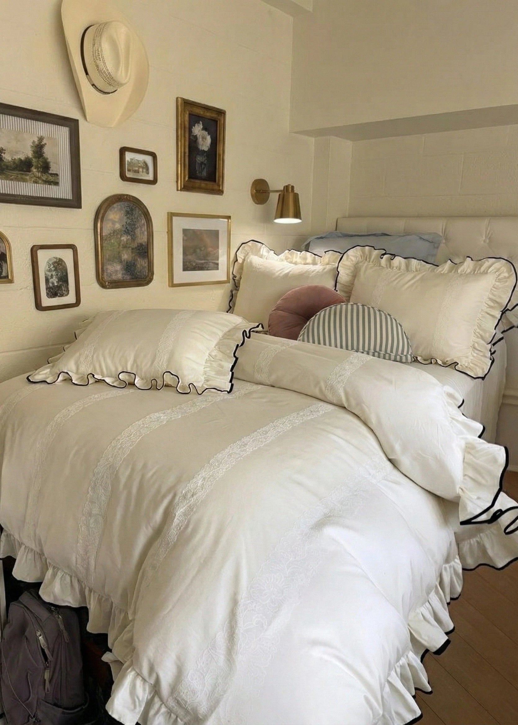  - Ever Lasting - Silky Ruffle Dorm Bedding Set / Ivory White - Bedding Set - Ever Lasting