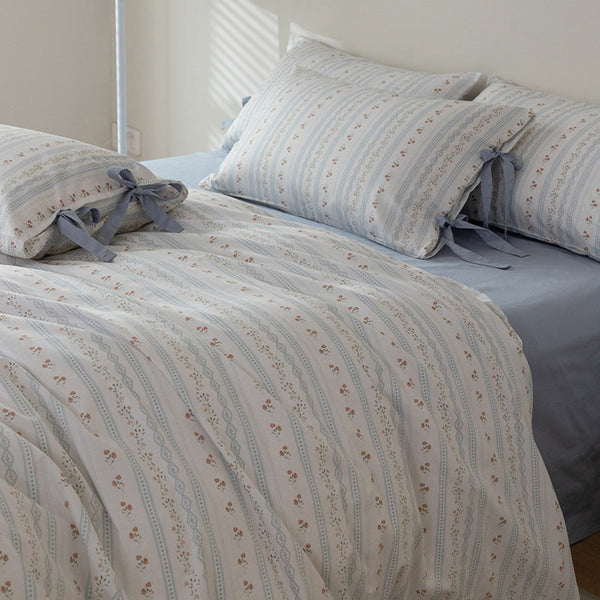 Soft Cottage Blue Ribbon Bedding Set / Medium Fitted