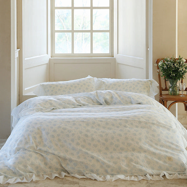 Soft Floral Bedding Set / Blue Medium/Medium+ Flat