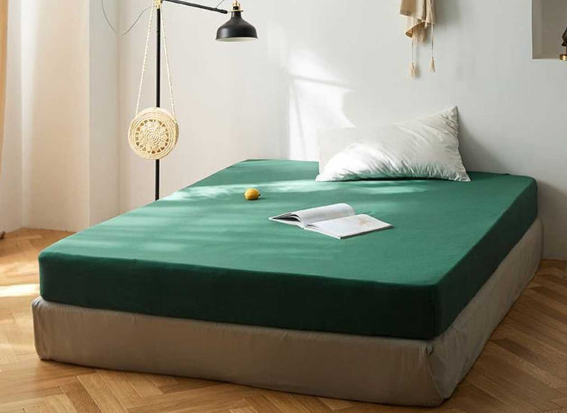 Solid Bed Sheet / White