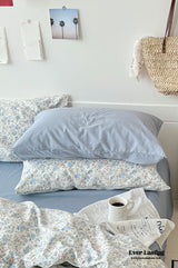 Sweet Floral Bedding Set / Blue