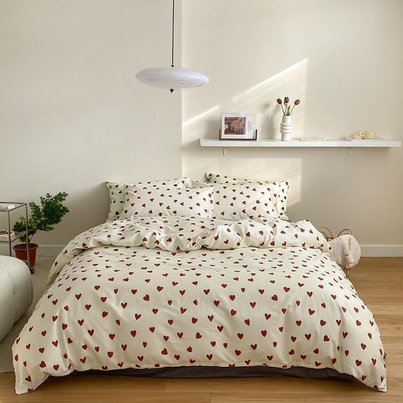 Sweet Hearts Cotton Bedding Set / White Red + Small Flat