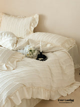 Sweet Ruffle Jacquard Bedding Set / White