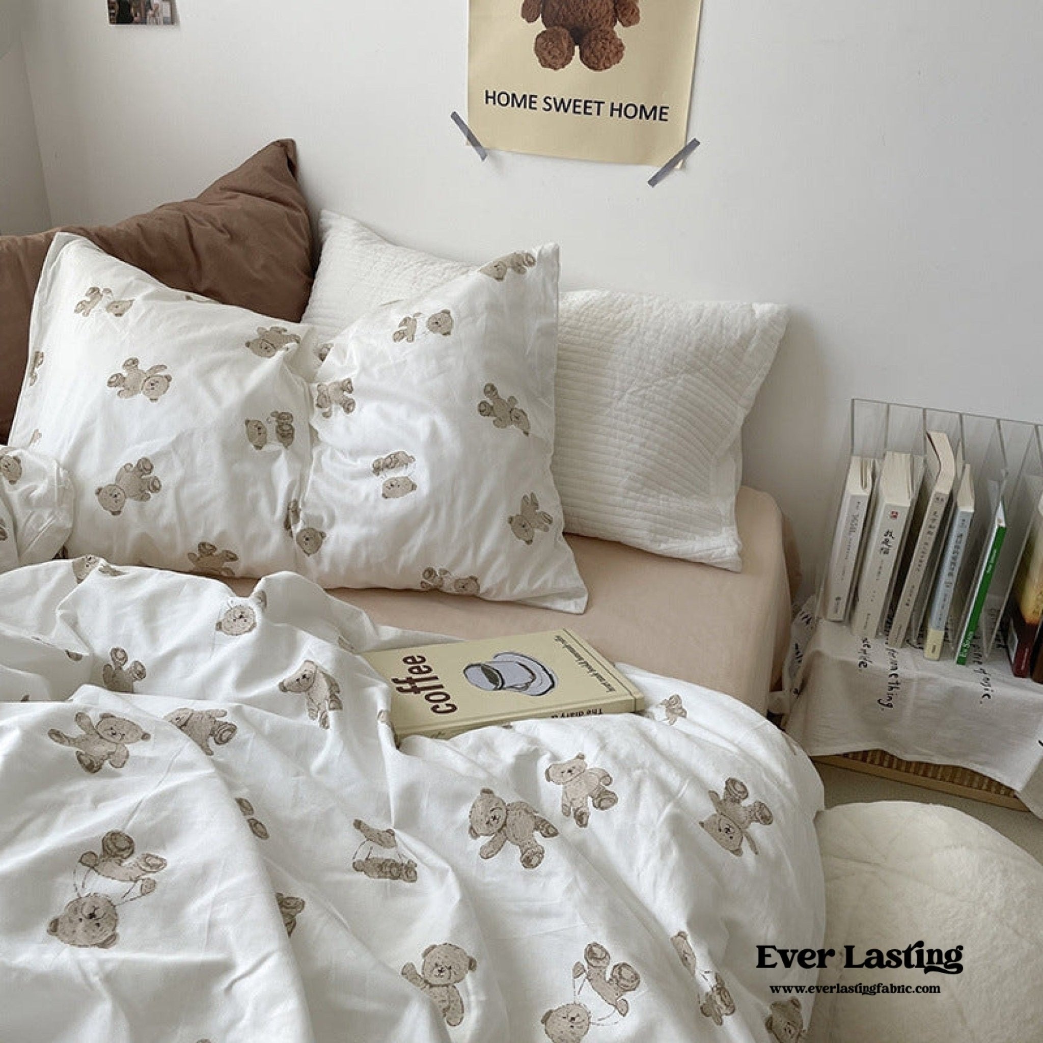 Teddy Duvet Cover / White + Beige - Ever Lasting