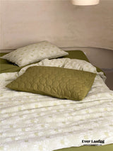 Textured Floral Bedding Set / Moss Green