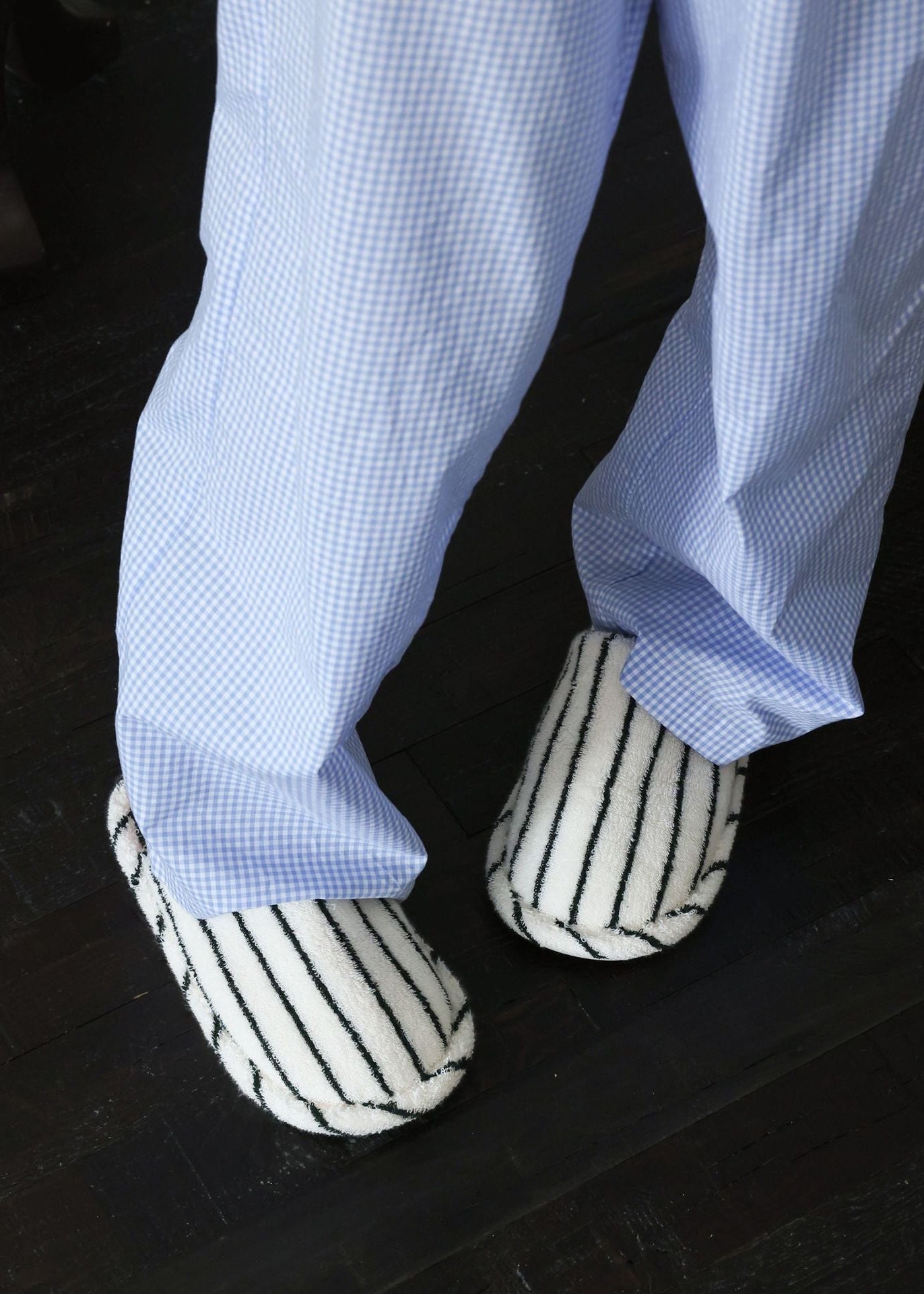  - Ever Lasting - Thin Striped House Slippers / White+Black - Slipper - Ever Lasting