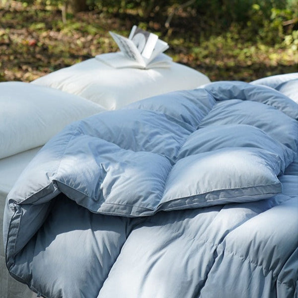 Ultra Fluffy Goose Down Duvet Insert Comforter / Blue Medium Summer