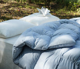 Ultra Fluffy Goose Down Duvet Insert Comforter / White Blue Medium Summer