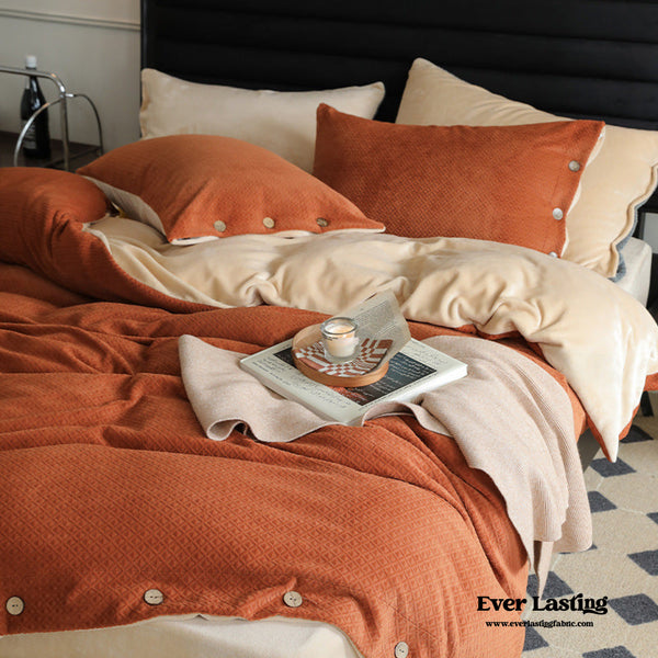 Velvet Buttoned Bedding Set / Cream + Green