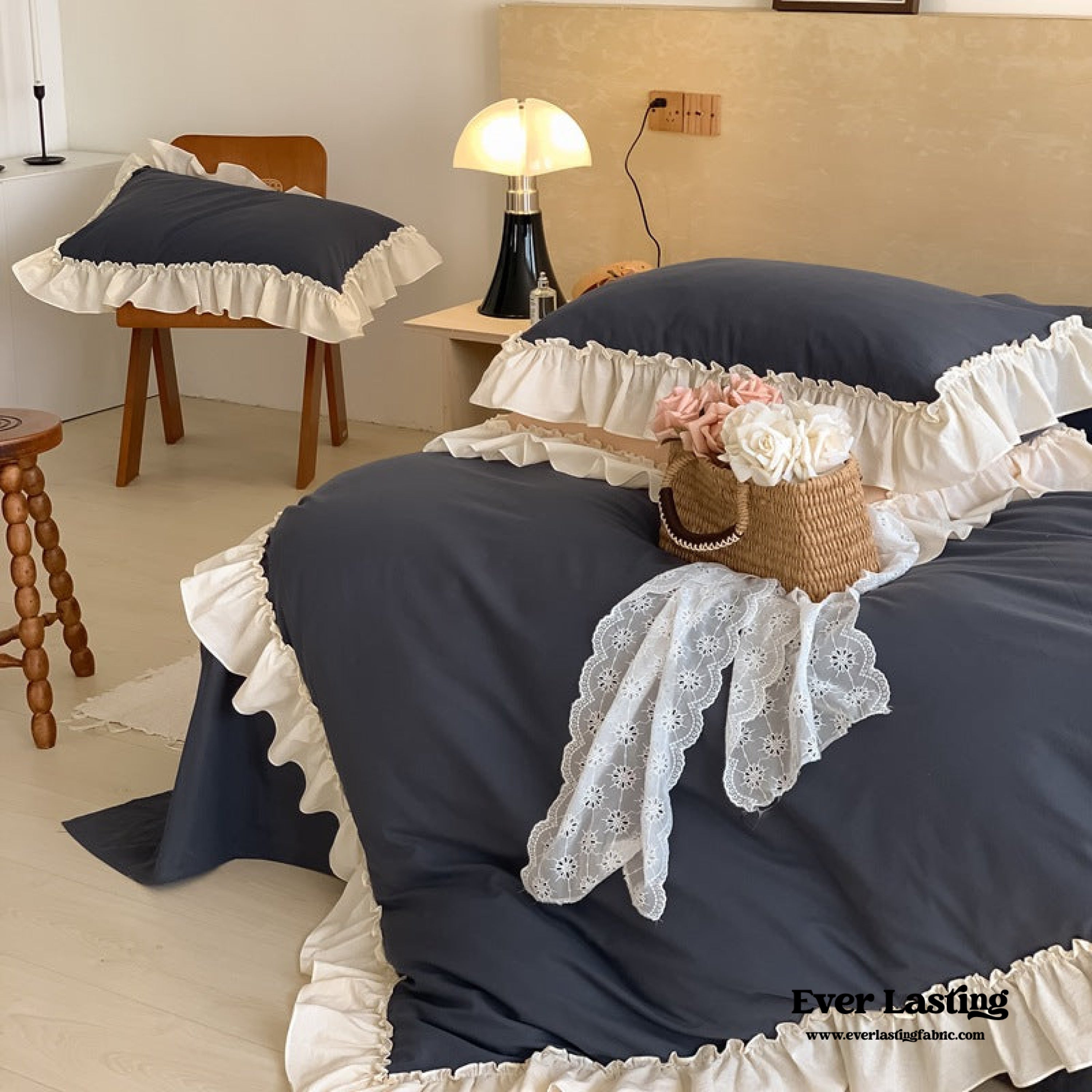 Vintage Large Ruffle Bedding Set