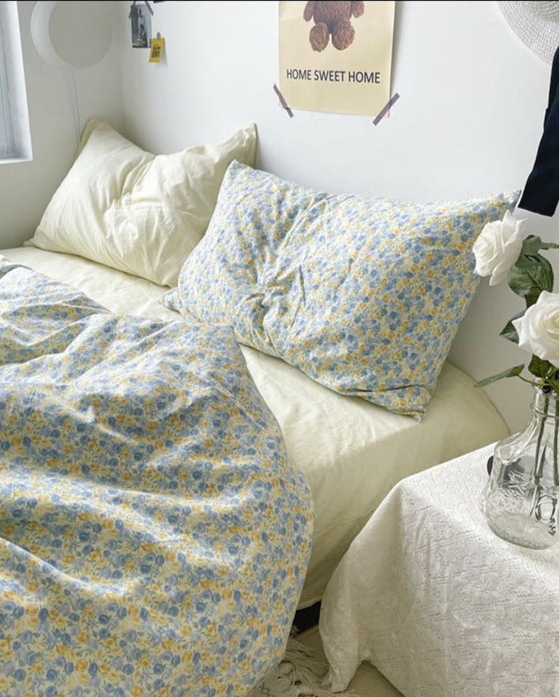 Vintage Inspired Floral Bedding Set / Brown + Beige Blue Small Flat