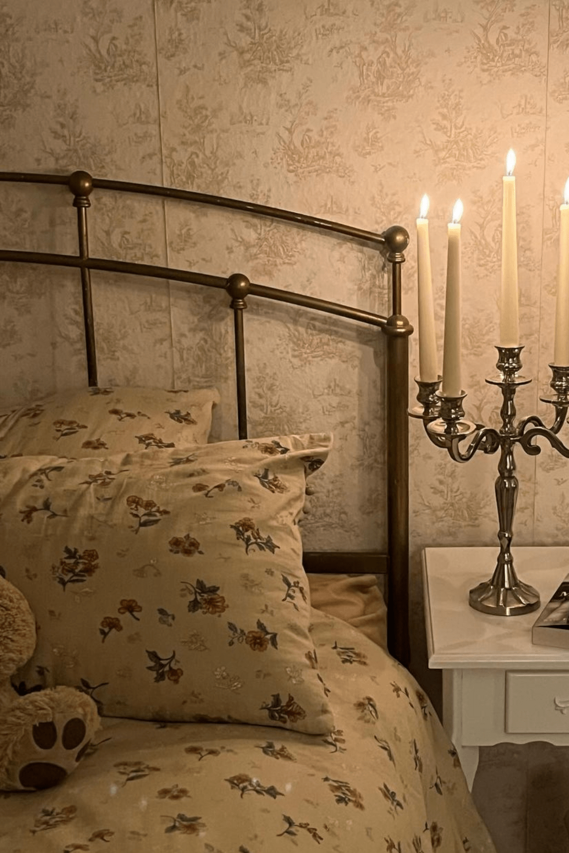  - Ever Lasting - Vintage Inspired Floral Duvet Cover / Brown + Beige - Duvet Cover - Ever Lasting