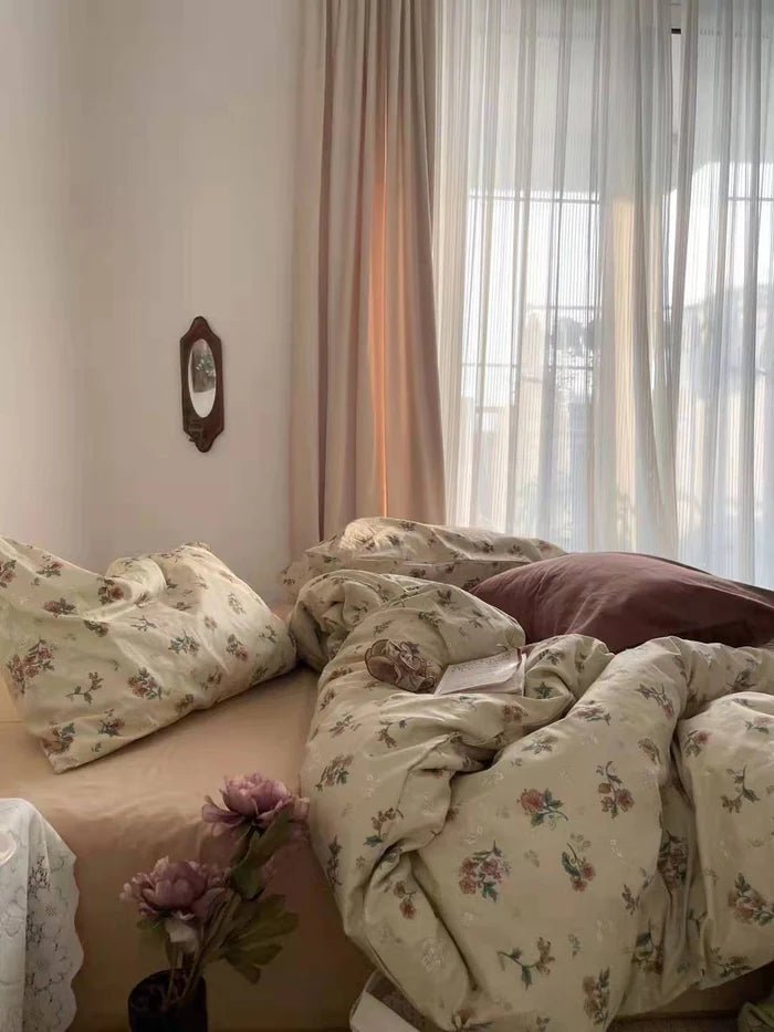  - Ever Lasting - Vintage Inspired Floral Small Room Bedding Set / Brown + Beige - Bedding Set - Ever Lasting