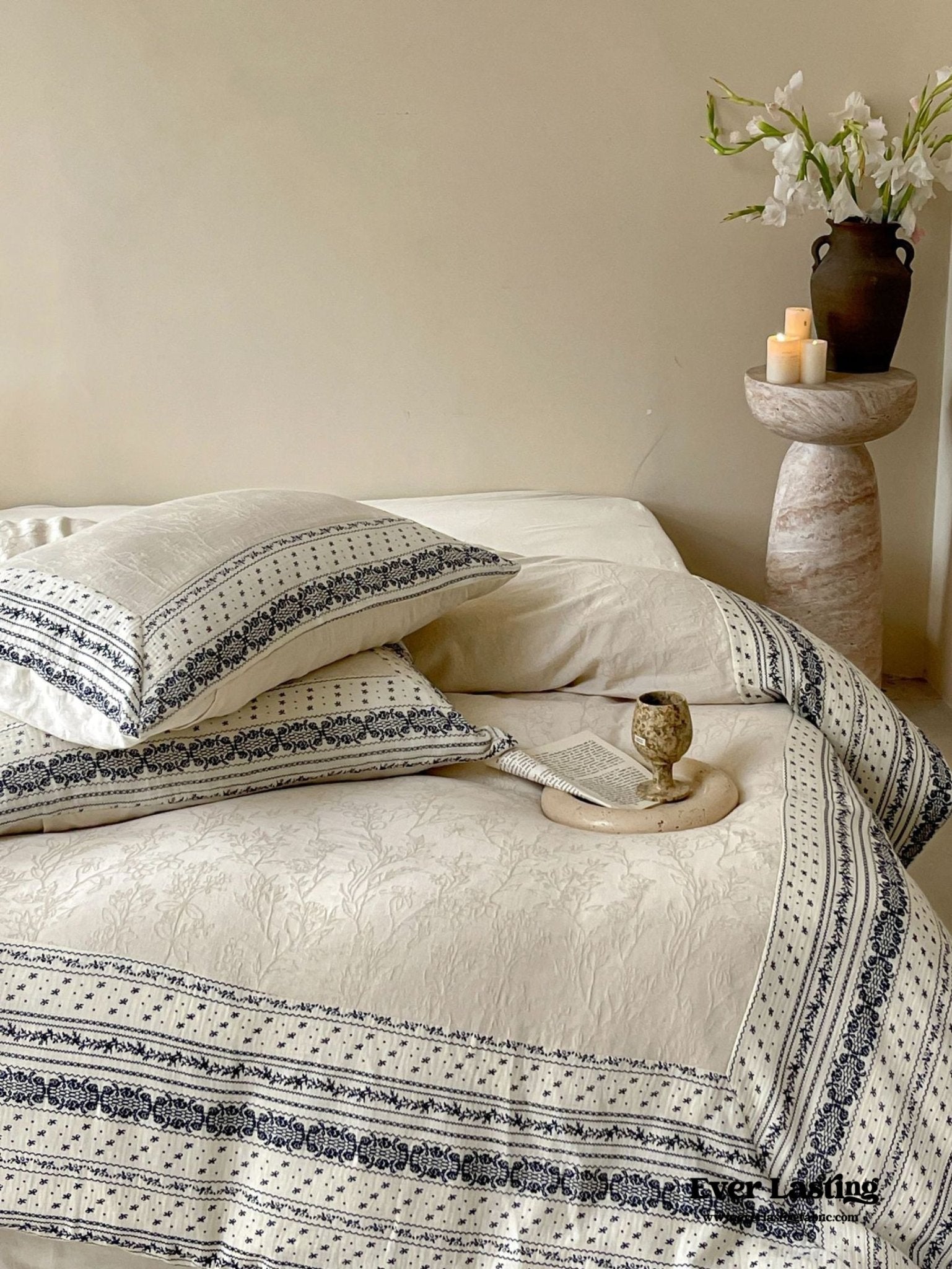 William Castle Luxury Jacquard Bedding Bundle - Ever Lasting