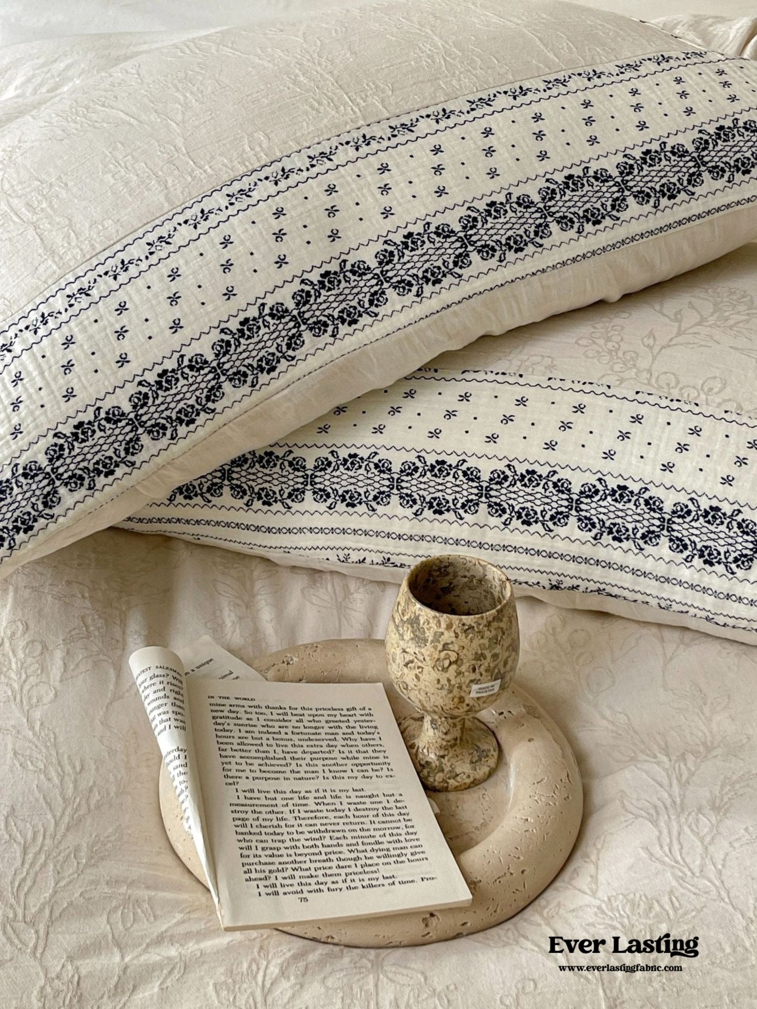 William Castle Luxury Jacquard Bedding Bundle - Ever Lasting