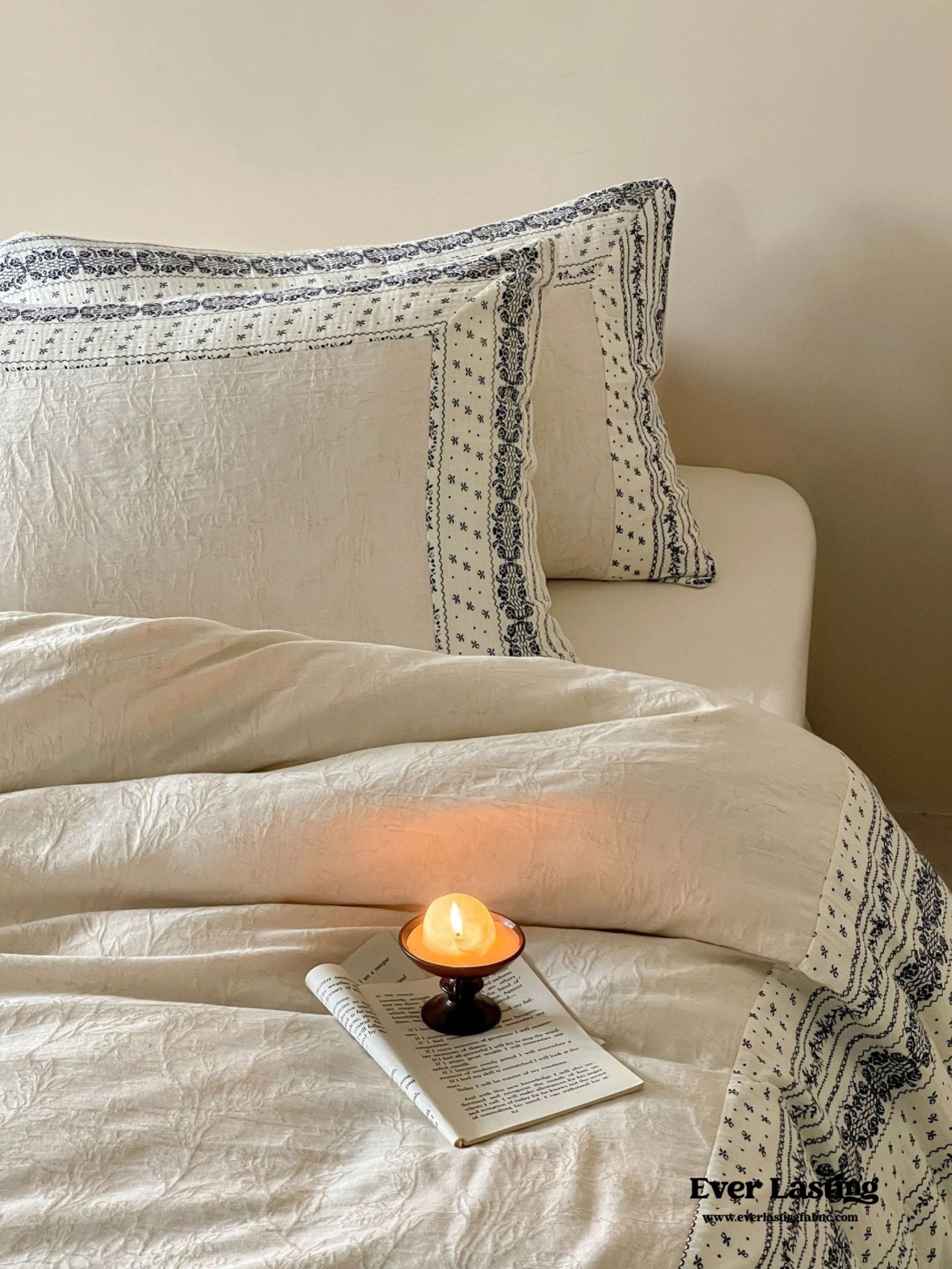 William Castle Luxury Jacquard Bedding Set - Ever Lasting